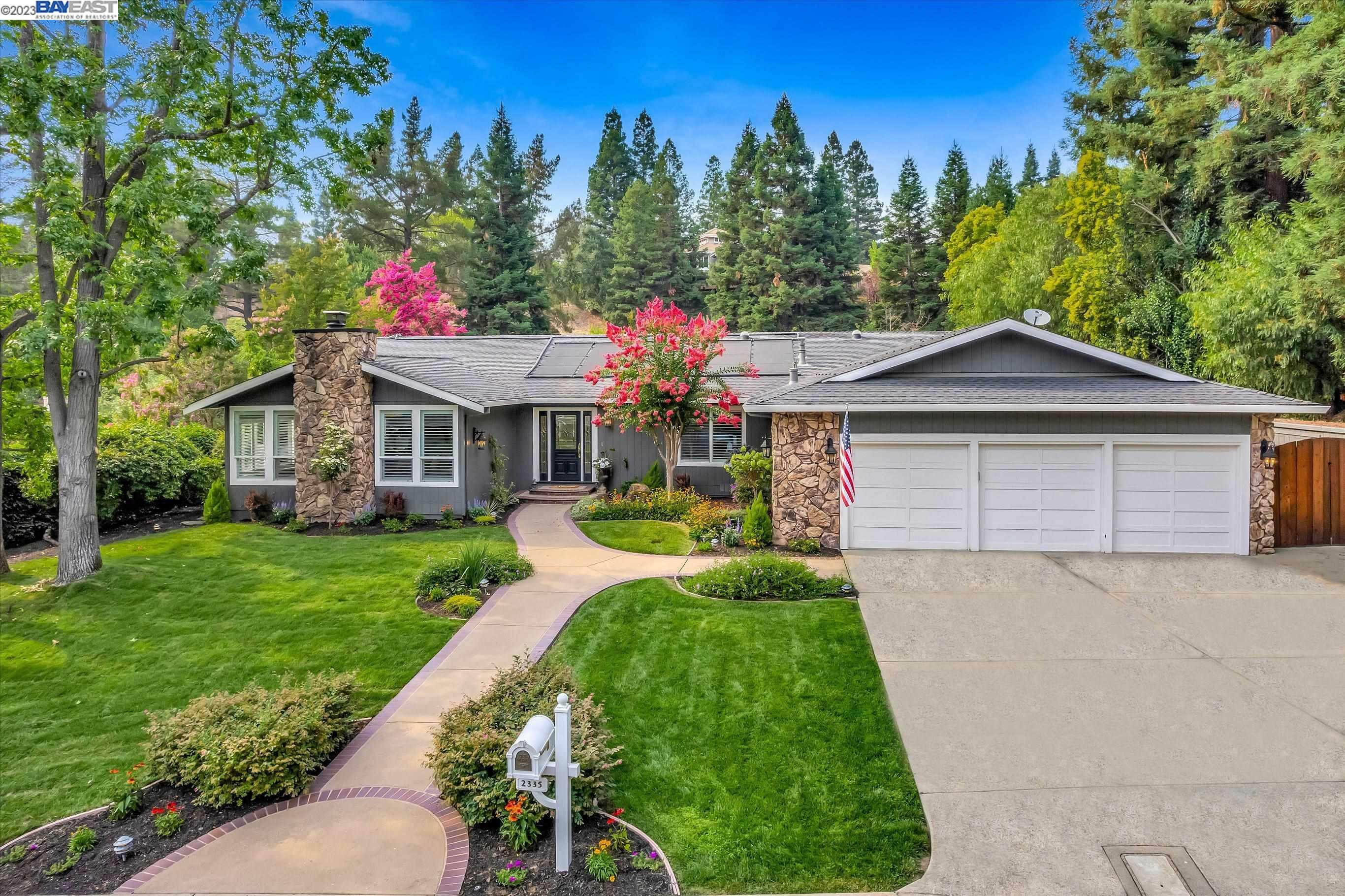 Property Photo: 2335 Heritage Oaks Dr CA 94507