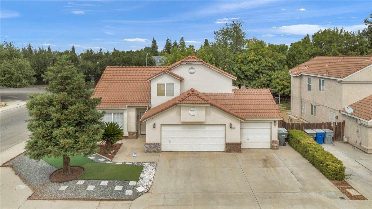 Property Photo: 5350 W Los Altos Avenue CA 93722