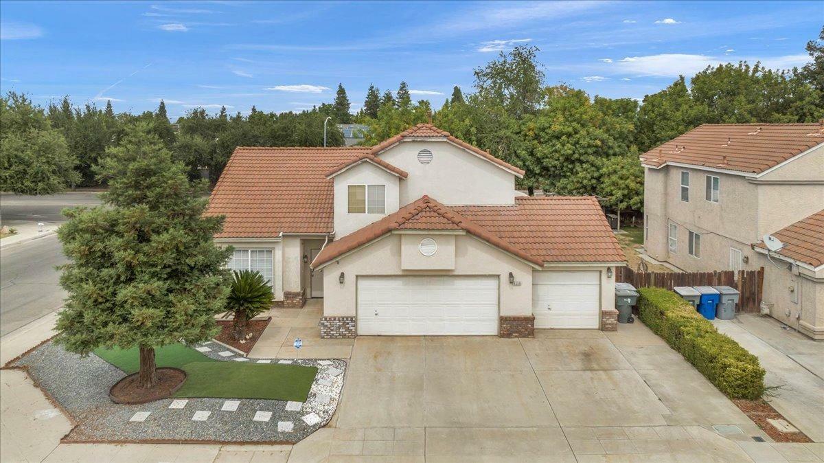 Property Photo:  5350 W Los Altos Avenue  CA 93722 