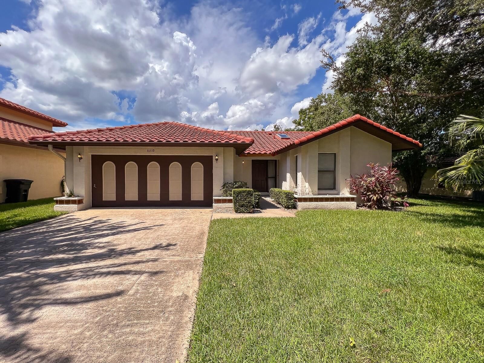 Property Photo: 8210 Borgia Court FL 32836