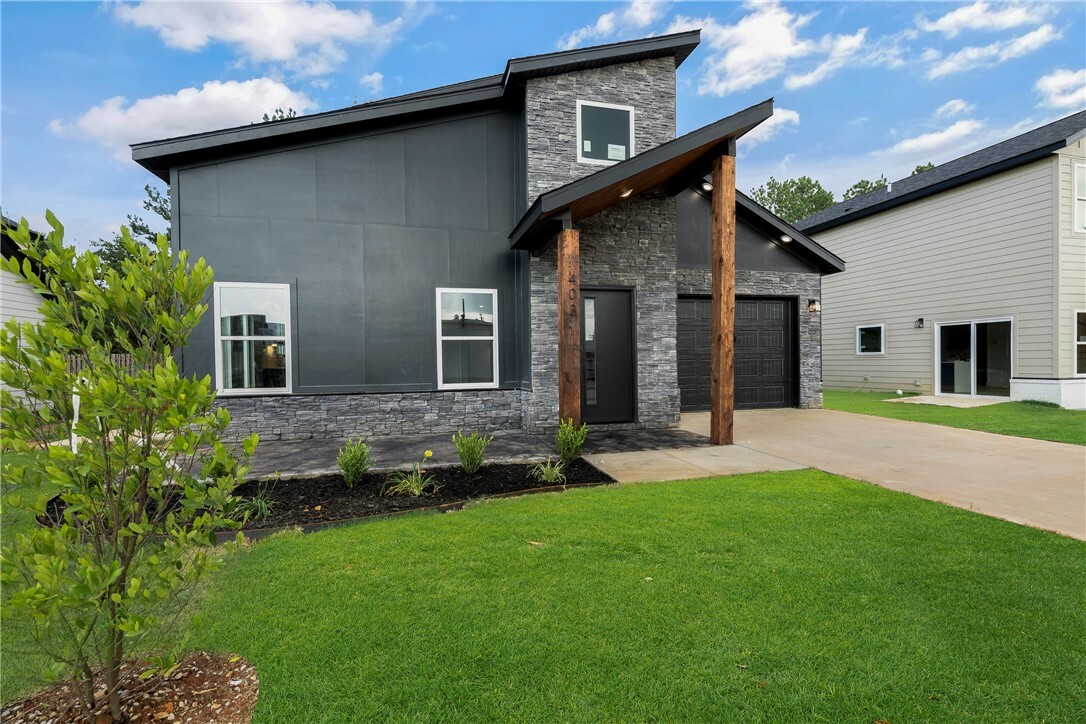Property Photo: 403 S 21st Street AR 72758