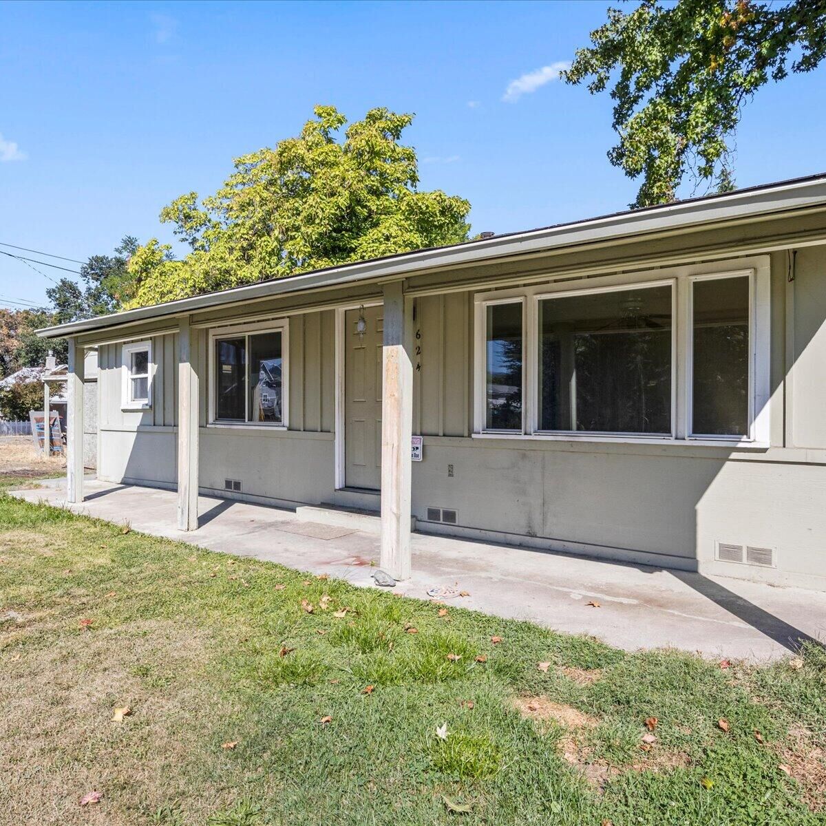 Property Photo:  624 Benson Street  OR 97501 
