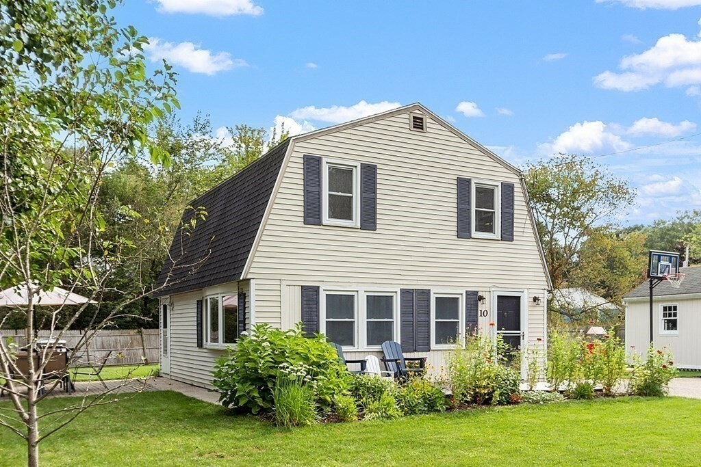 Property Photo: 10 Monson St MA 01821