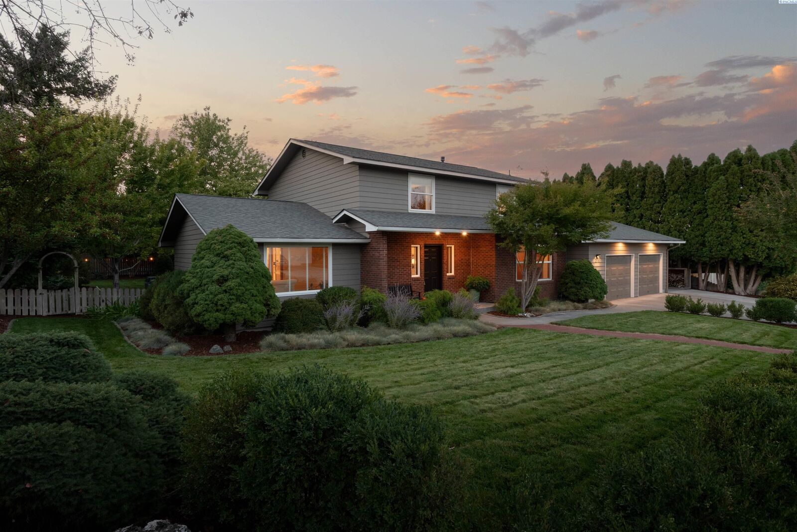 Property Photo:  2500 S Irving St.  WA 99338 