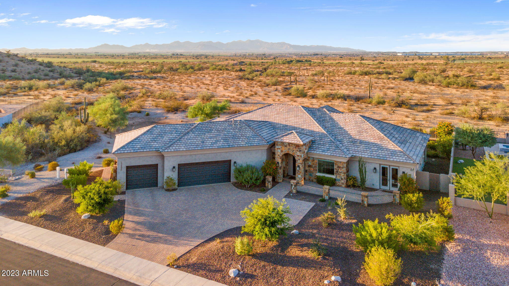 Property Photo:  17696 W Paseo Way  AZ 85338 