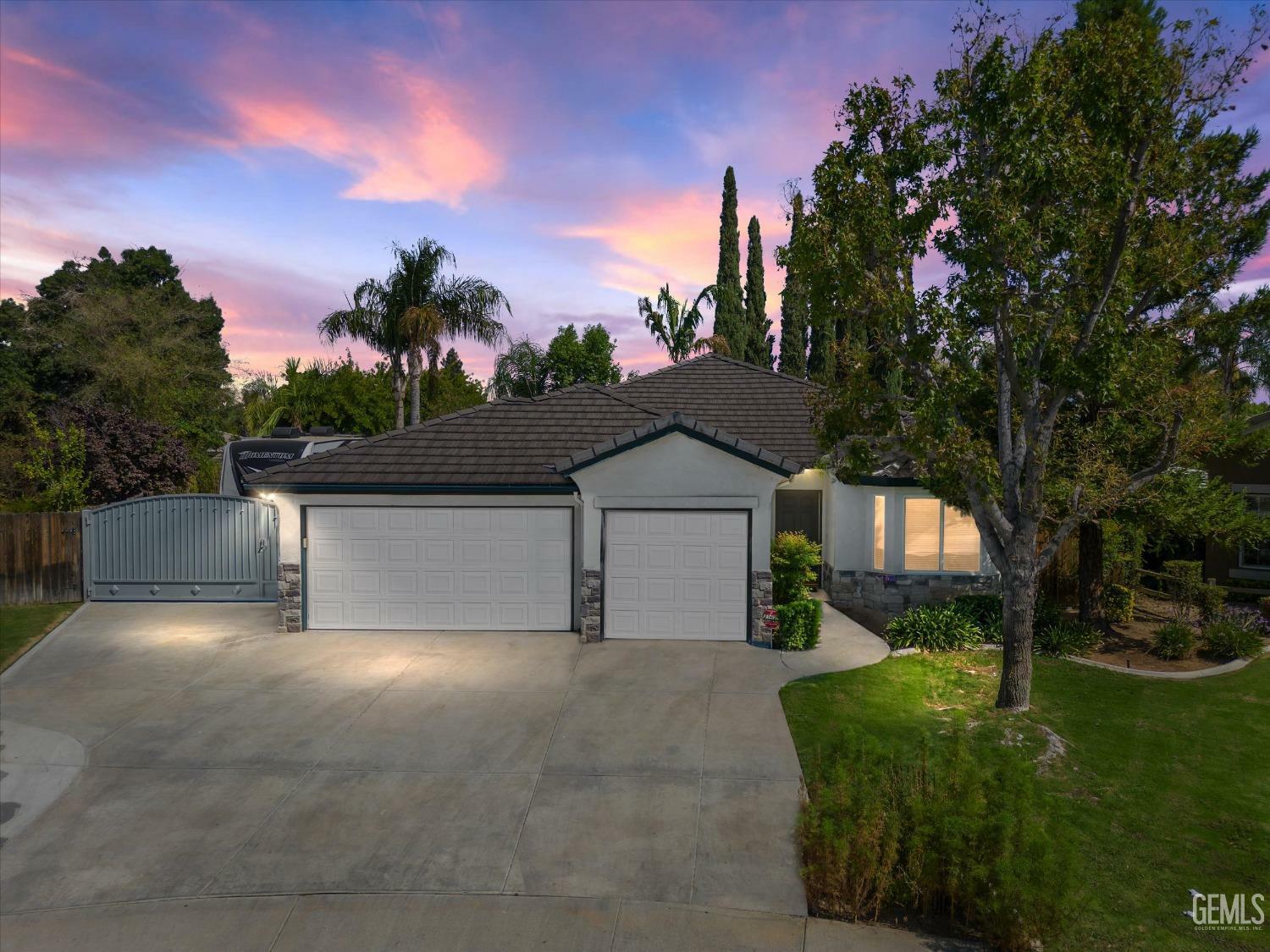 Property Photo:  9901 Front Porch Court  CA 93312 