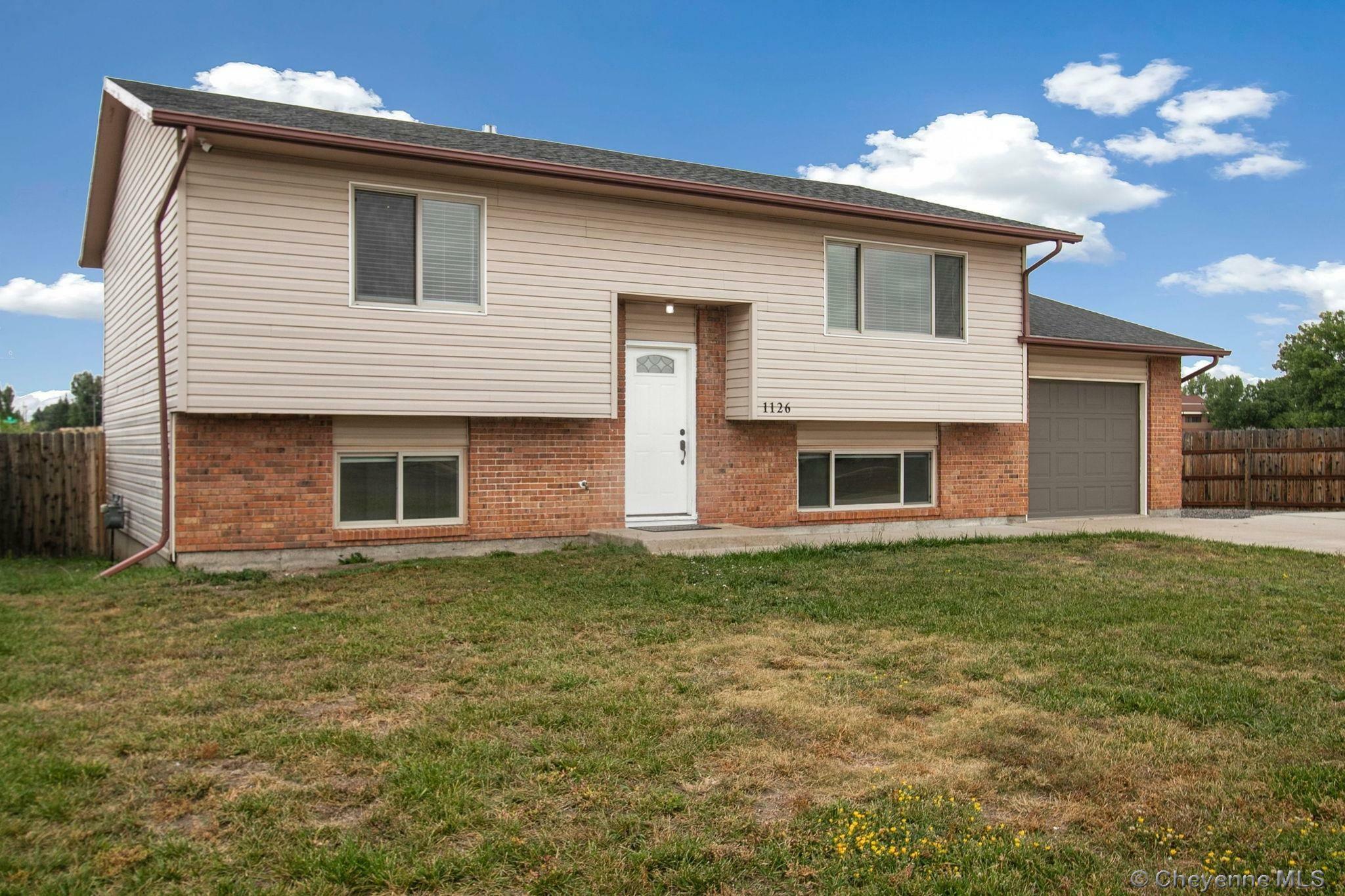 Property Photo:  1126 Mulberry Ave  WY 82001 