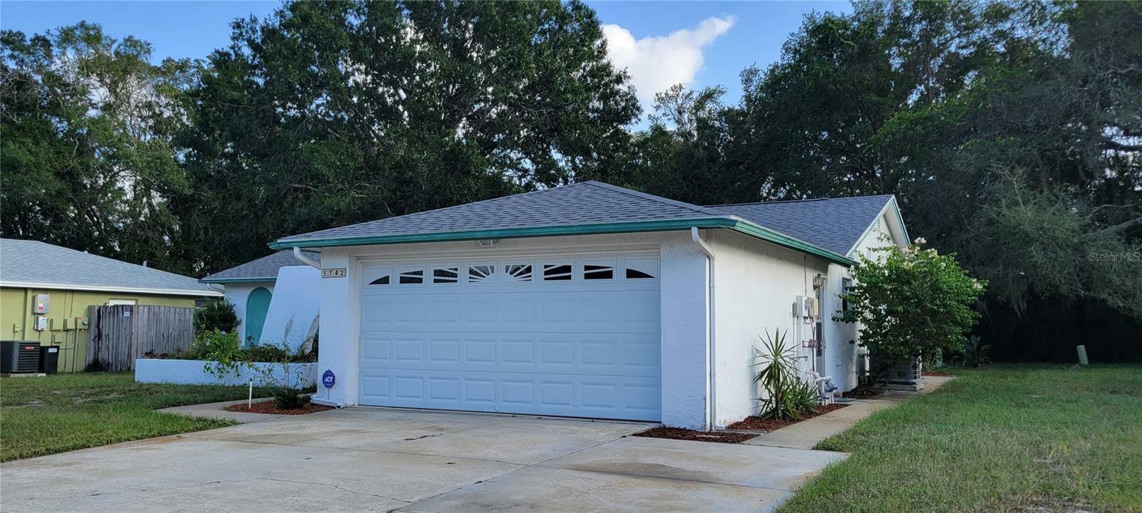 Property Photo:  5742 Corkwood Court  FL 34690 