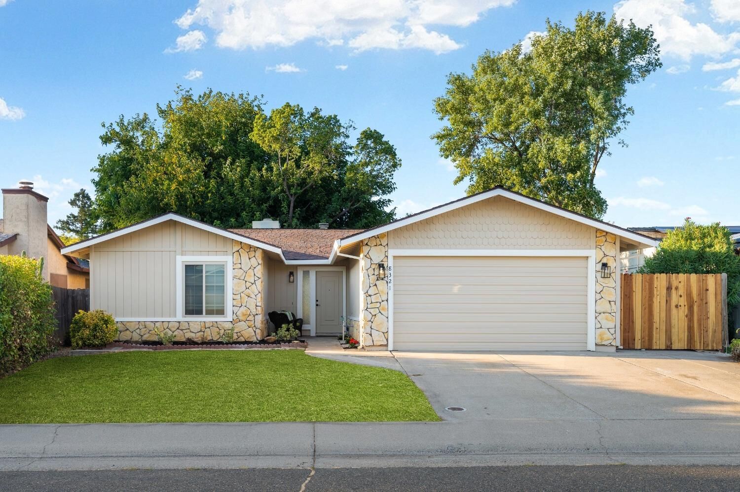 Property Photo:  8321 Summer Sunset Drive  CA 95828