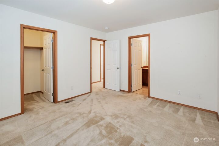 Property Photo:  3910 152nd Place SE  WA 98012 