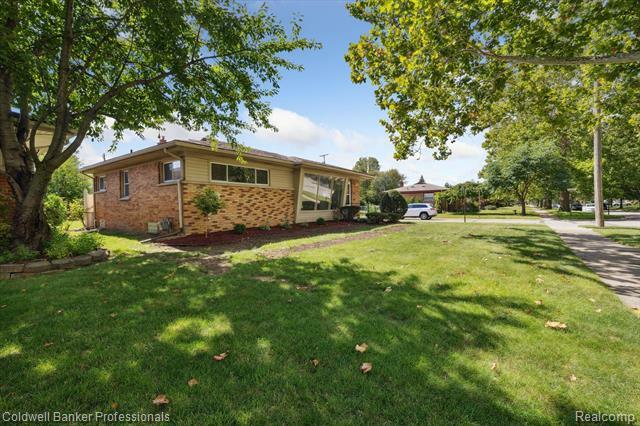 Property Photo: 12895 Edison Street MI 48195
