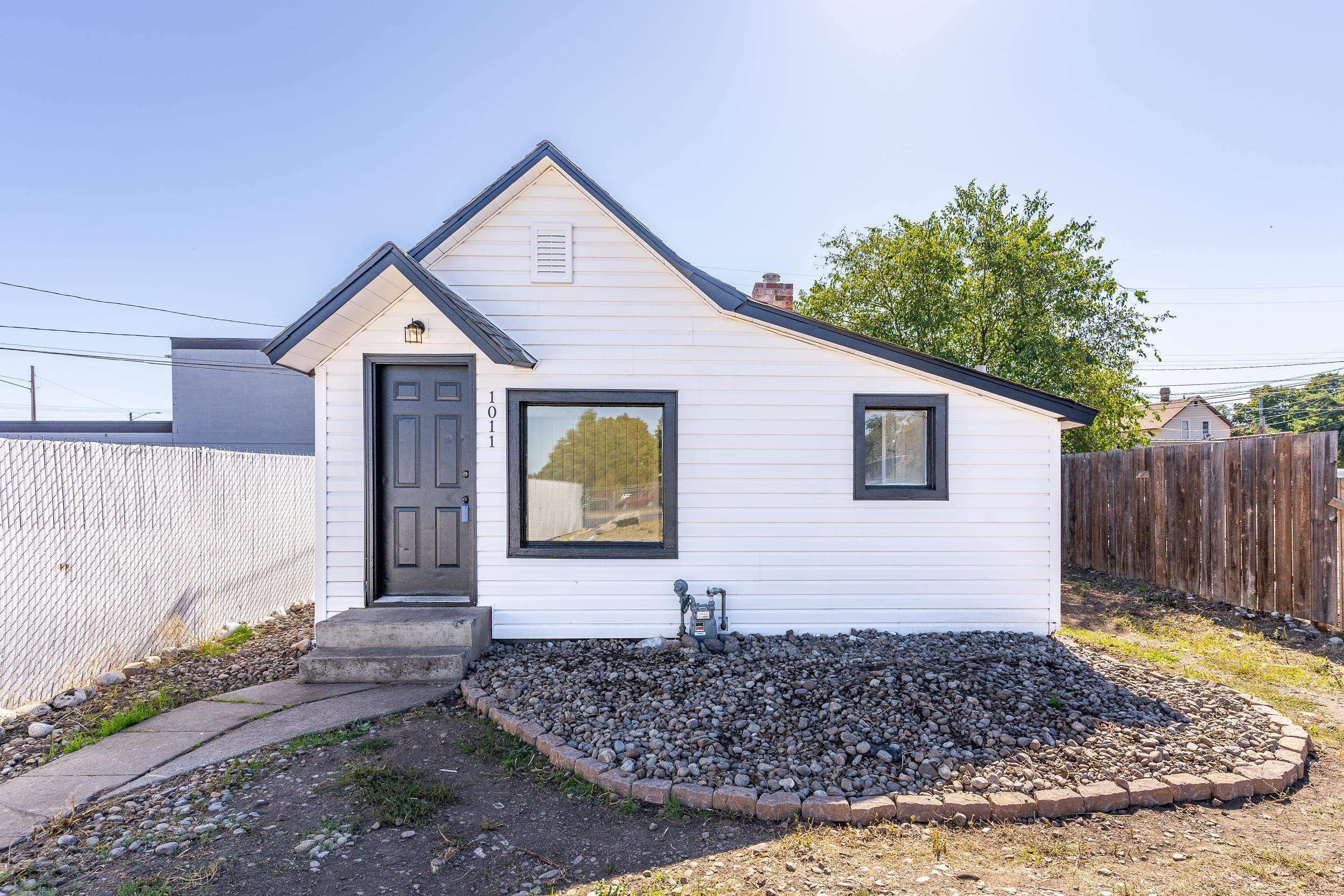 Property Photo: 1011 W Maxwell Ave WA 99201