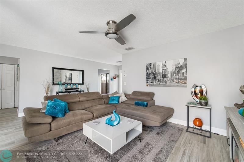 Property Photo: 2563 Carambola Cir N 1850 FL 33066