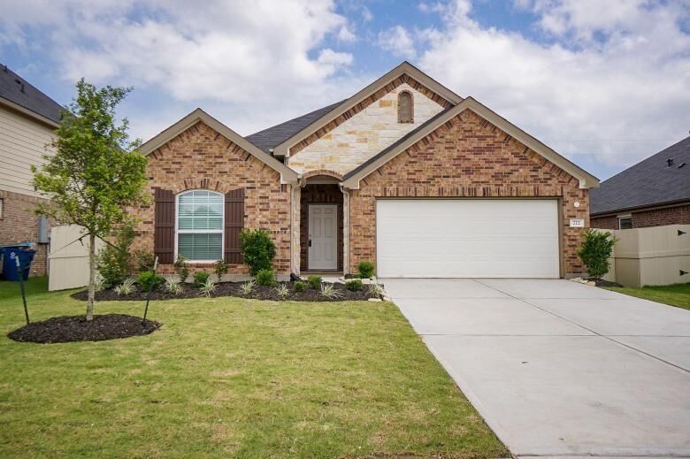 Property Photo:  722 Summer Village Way  TX 77469 