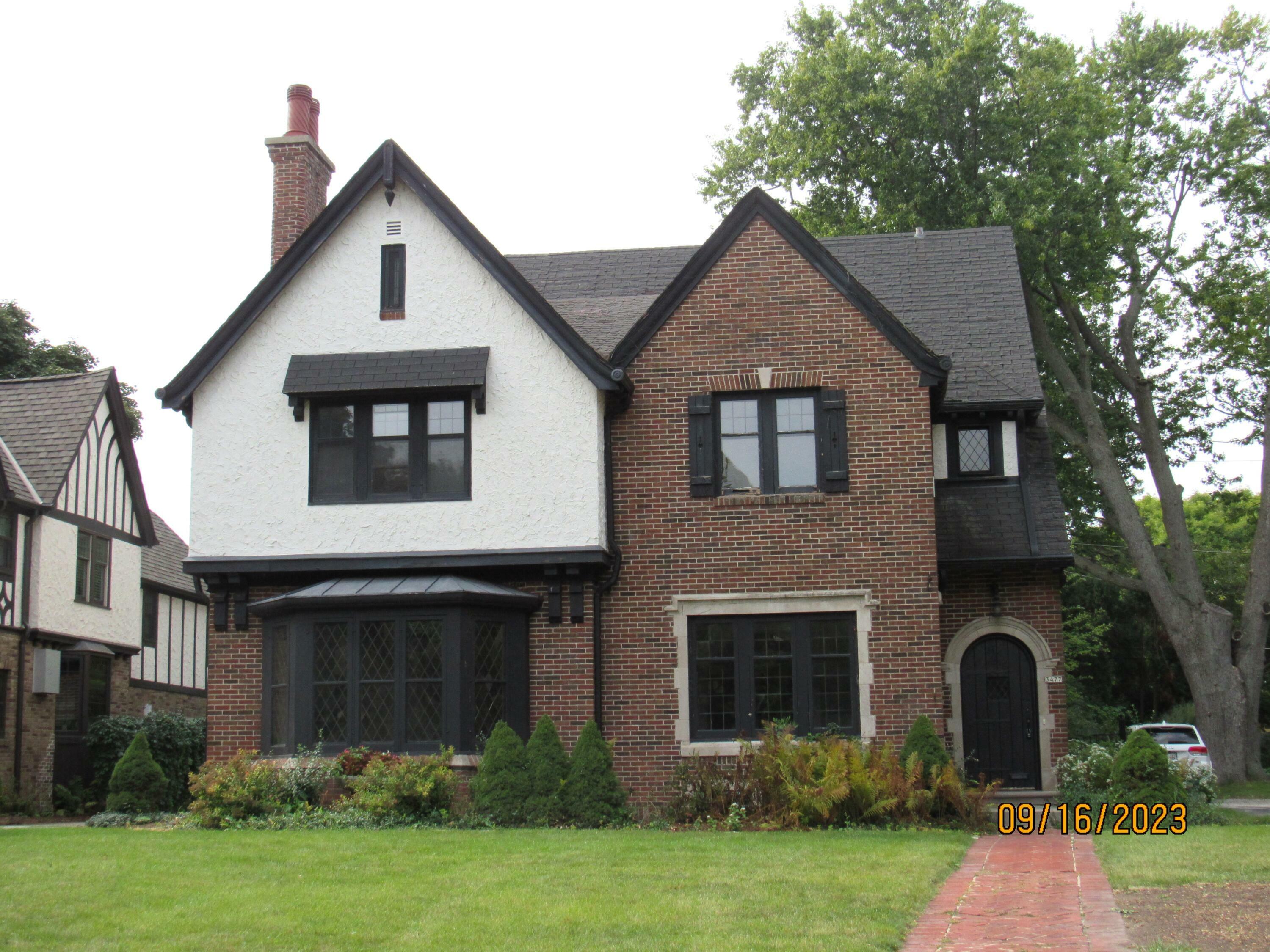 3477 N Lake Dr  Milwaukee WI 53211 photo