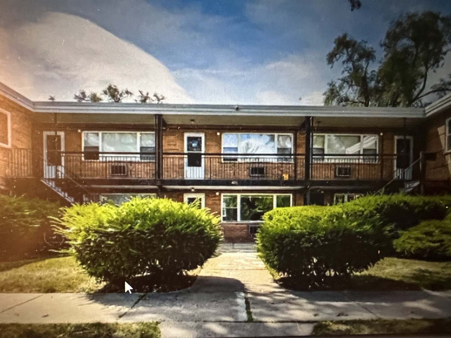 Property Photo: 405 Austin Street 7 IL 60515