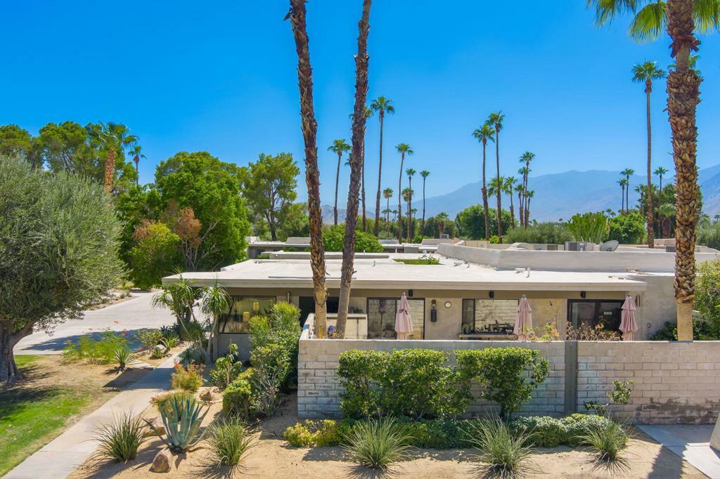 Property Photo: 1844 E Sandalwood Drive CA 92262