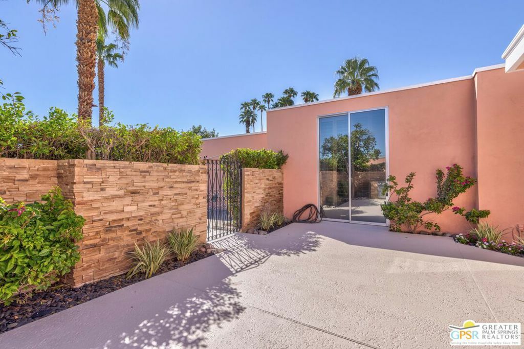 Property Photo: 47041 Arcadia Lane CA 92260