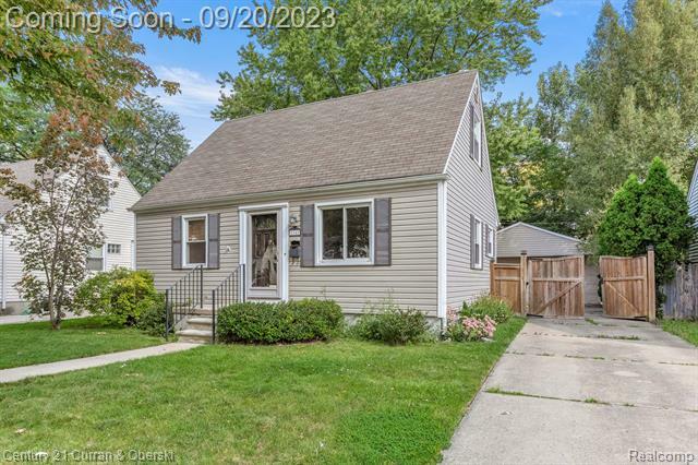 Property Photo: 2142 Markese Avenue MI 48146