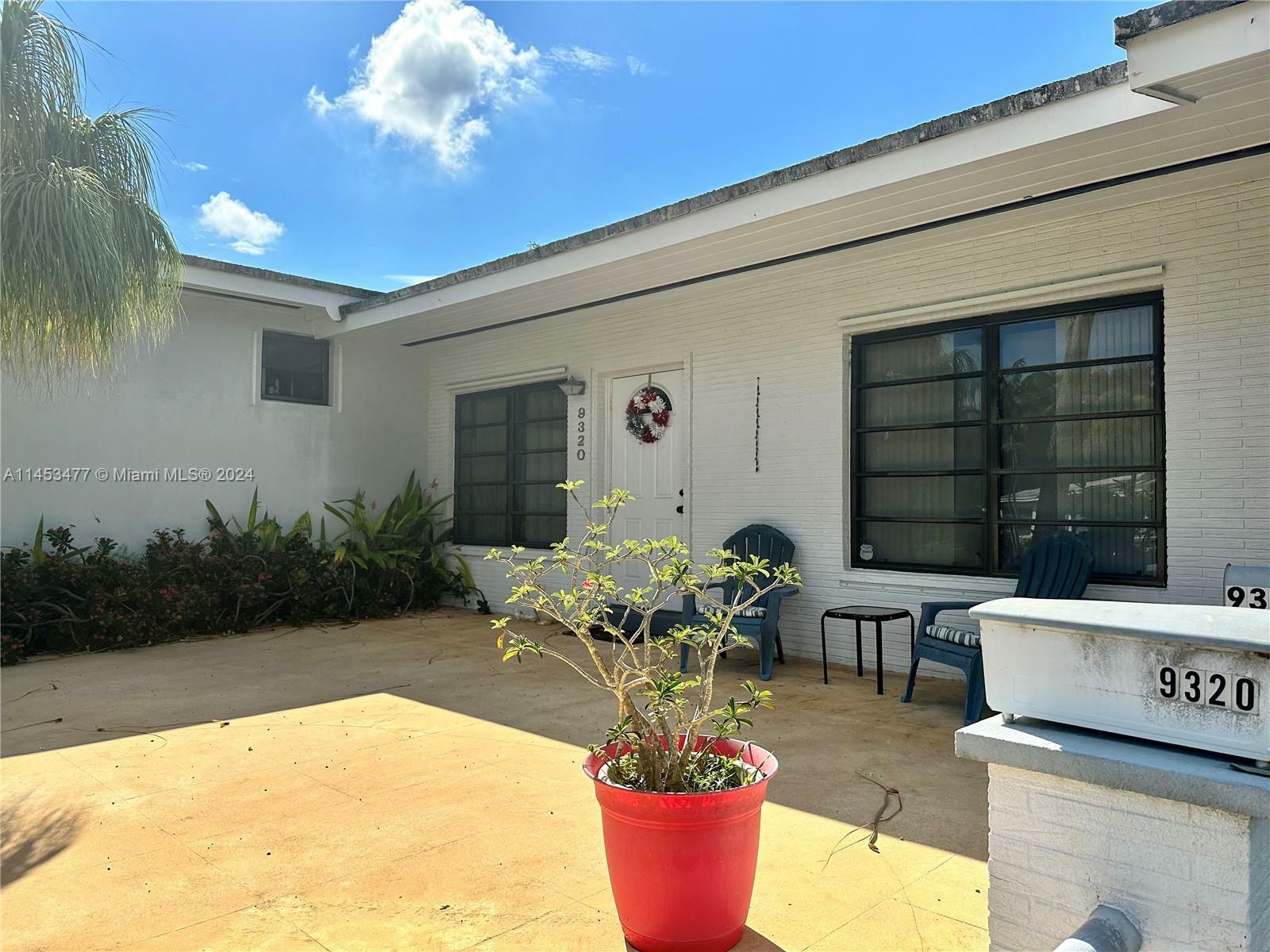 Property Photo:  9320 SW 125th Ter  FL 33176 