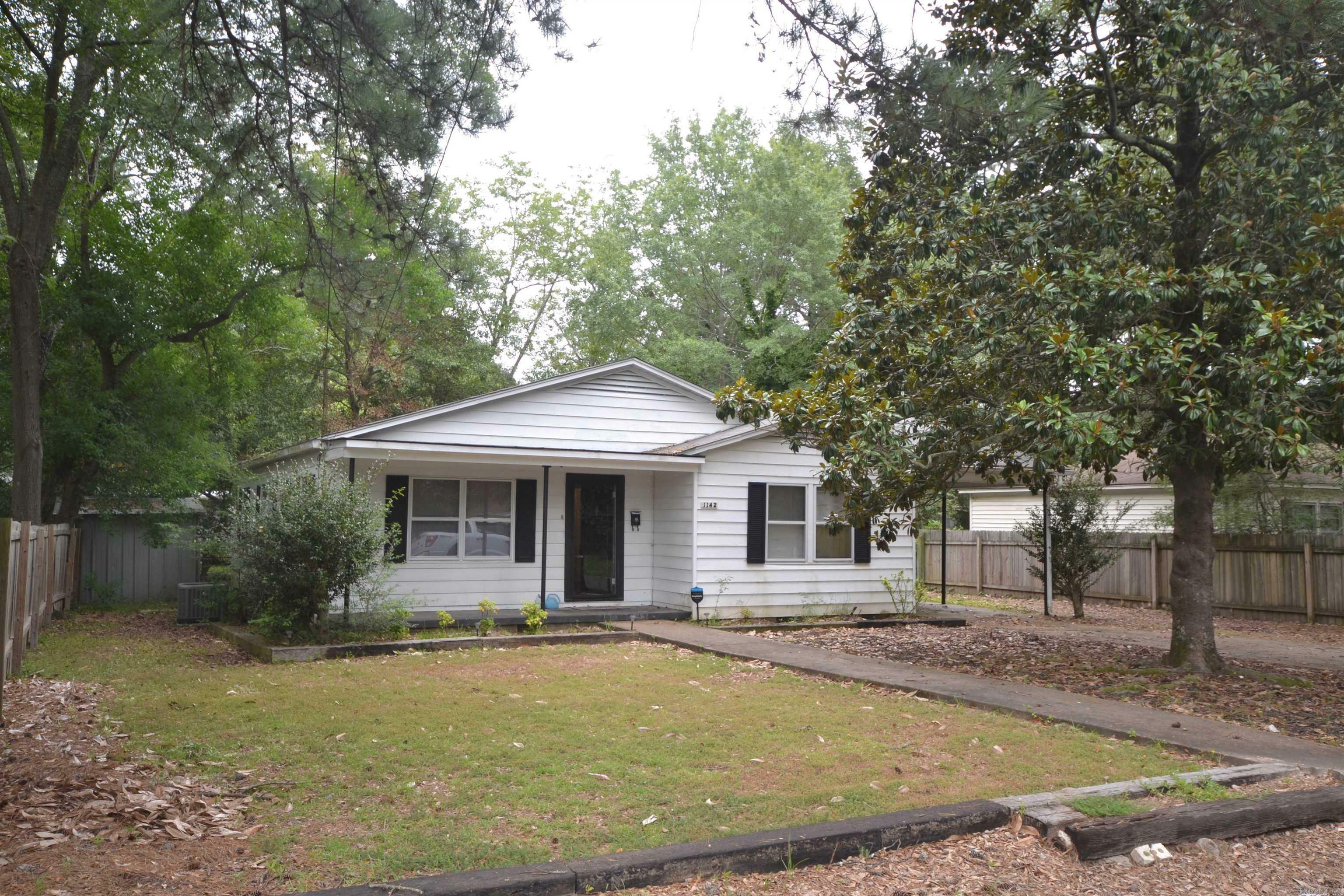 Property Photo:  1142 Olive  AR 71753-0000 