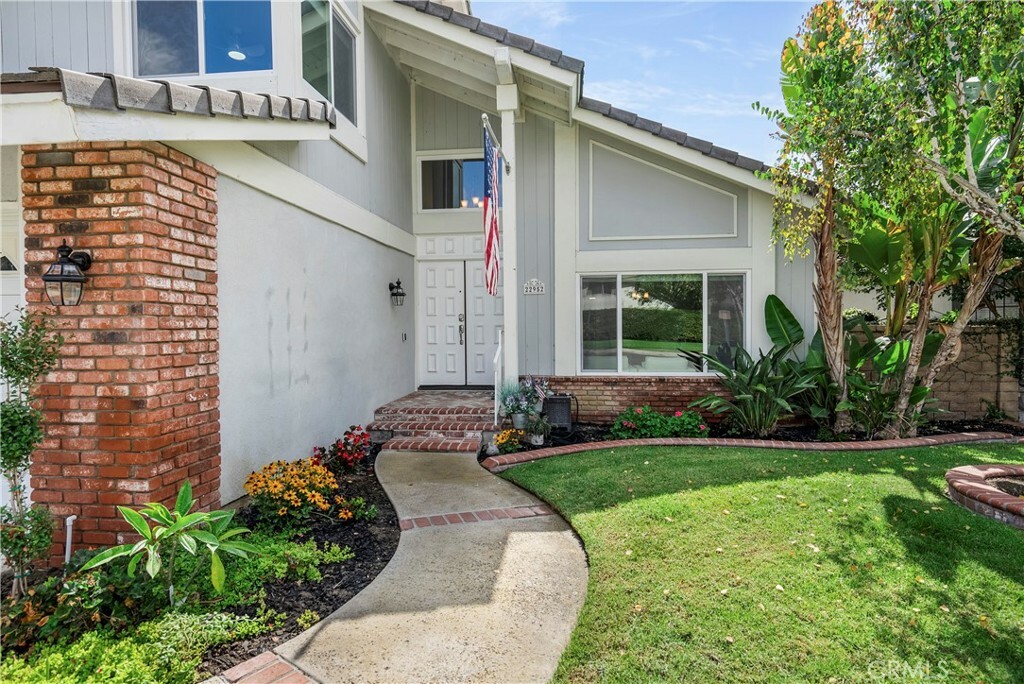 Property Photo:  22952 Cedarspring  CA 92630 