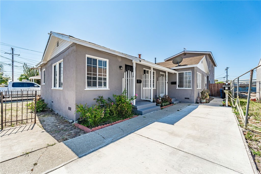 Property Photo:  1510 Del Amo Boulevard  CA 90501 