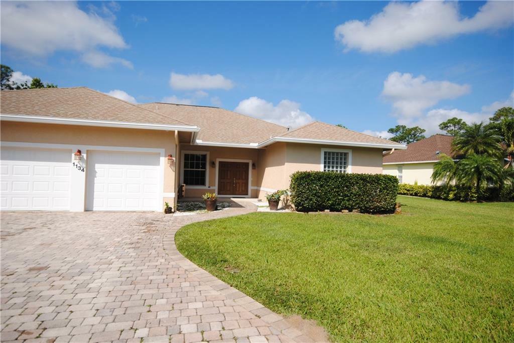 Property Photo:  1134 SW Blue Water Way  FL 34997 