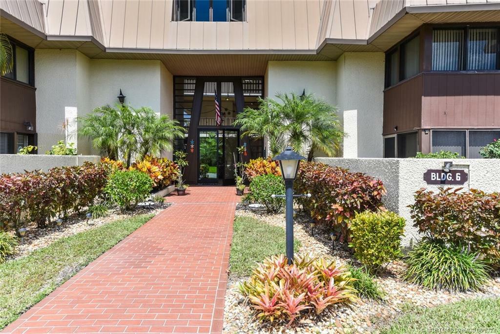 Property Photo:  1800 SE Saint Lucie Boulevard 6-201  FL 34996 