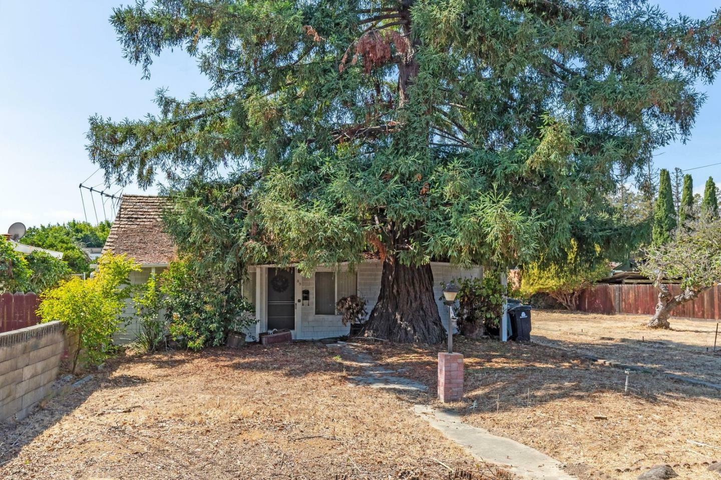 Property Photo: 89 Centre Street CA 94041