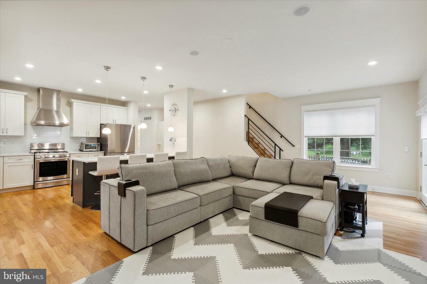 538 Leverington Avenue C  Philadelphia PA 19128 photo