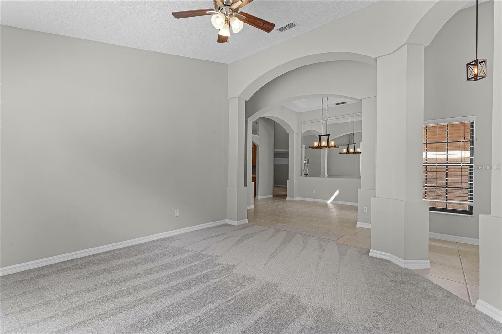 Property Photo: 540 Canary Island Court FL 32828