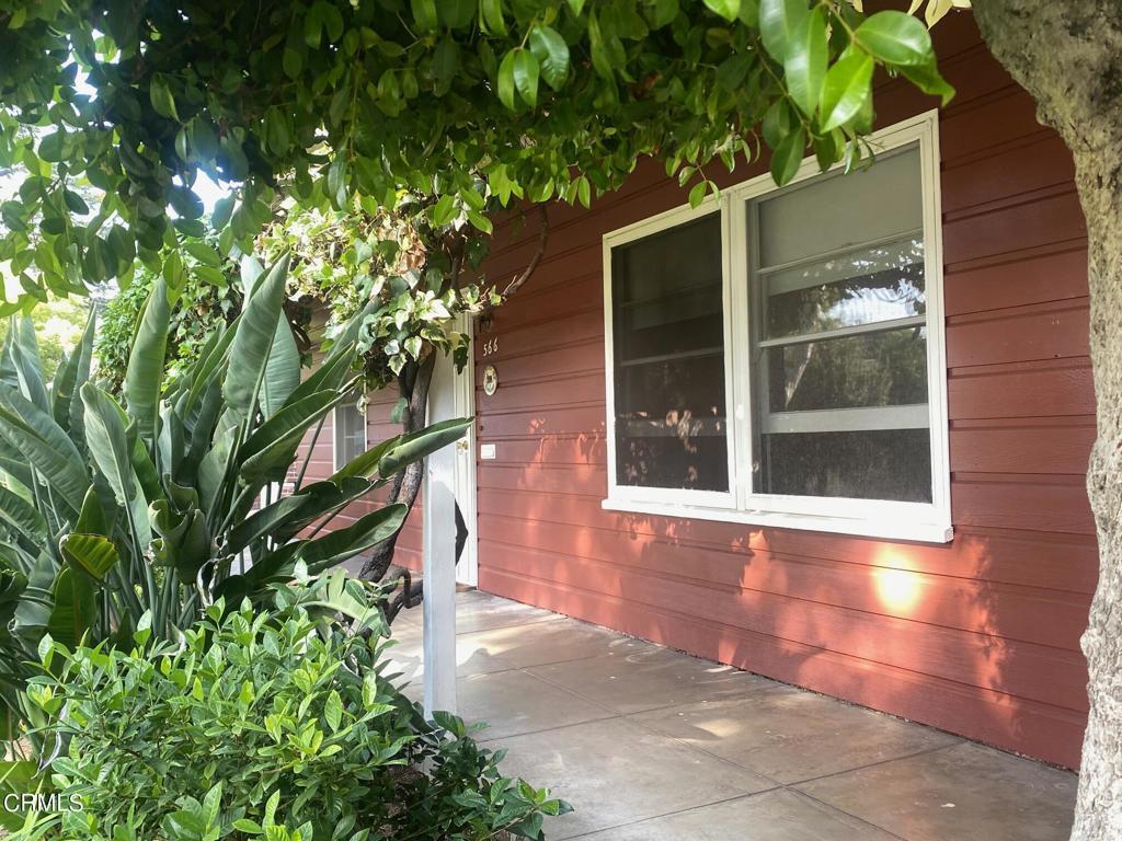 Property Photo: 566 N Daisy Avenue CA