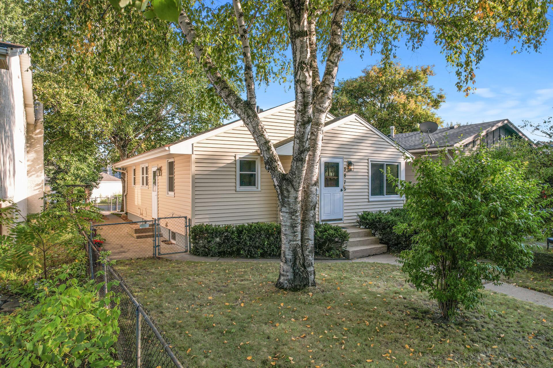Property Photo:  3875 Polk Street NE  MN 55421 