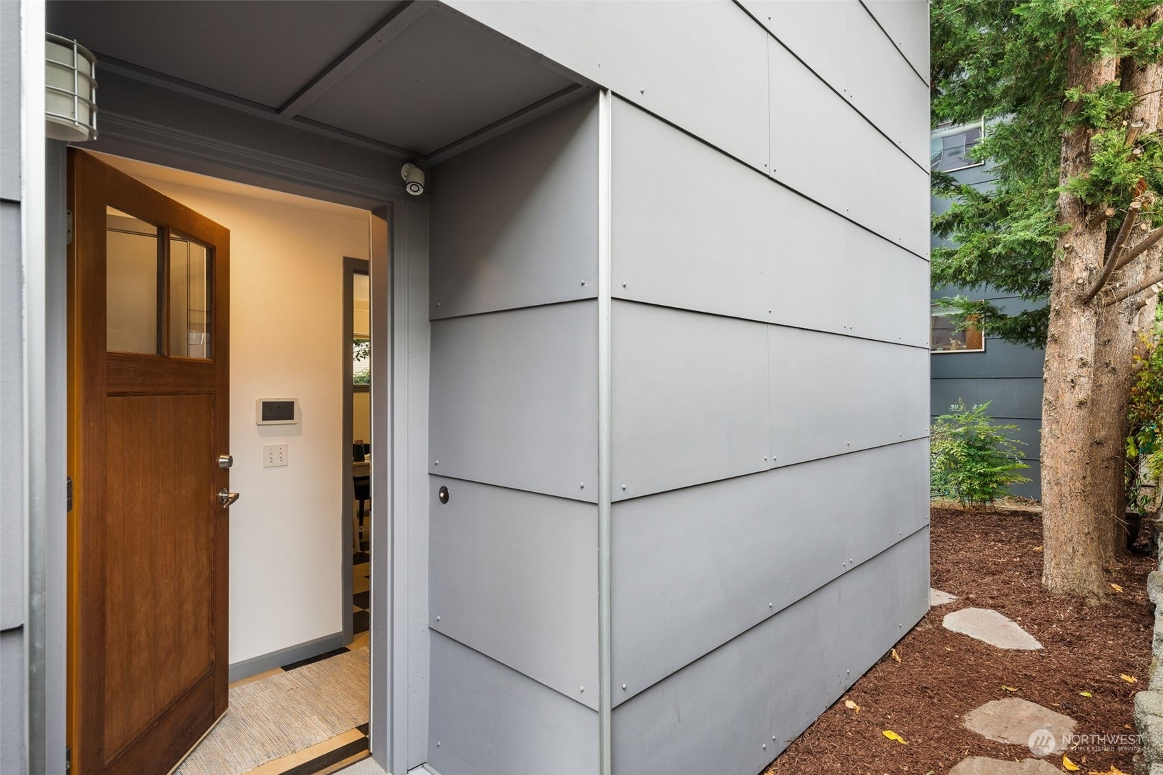 Property Photo: 5013 B 37th Avenue S WA 98118