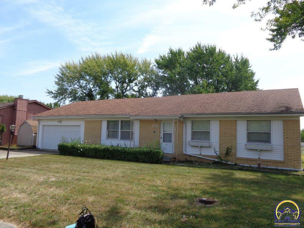 Property Photo:  2421 SE Lakeshore Blvd  KS 66605 