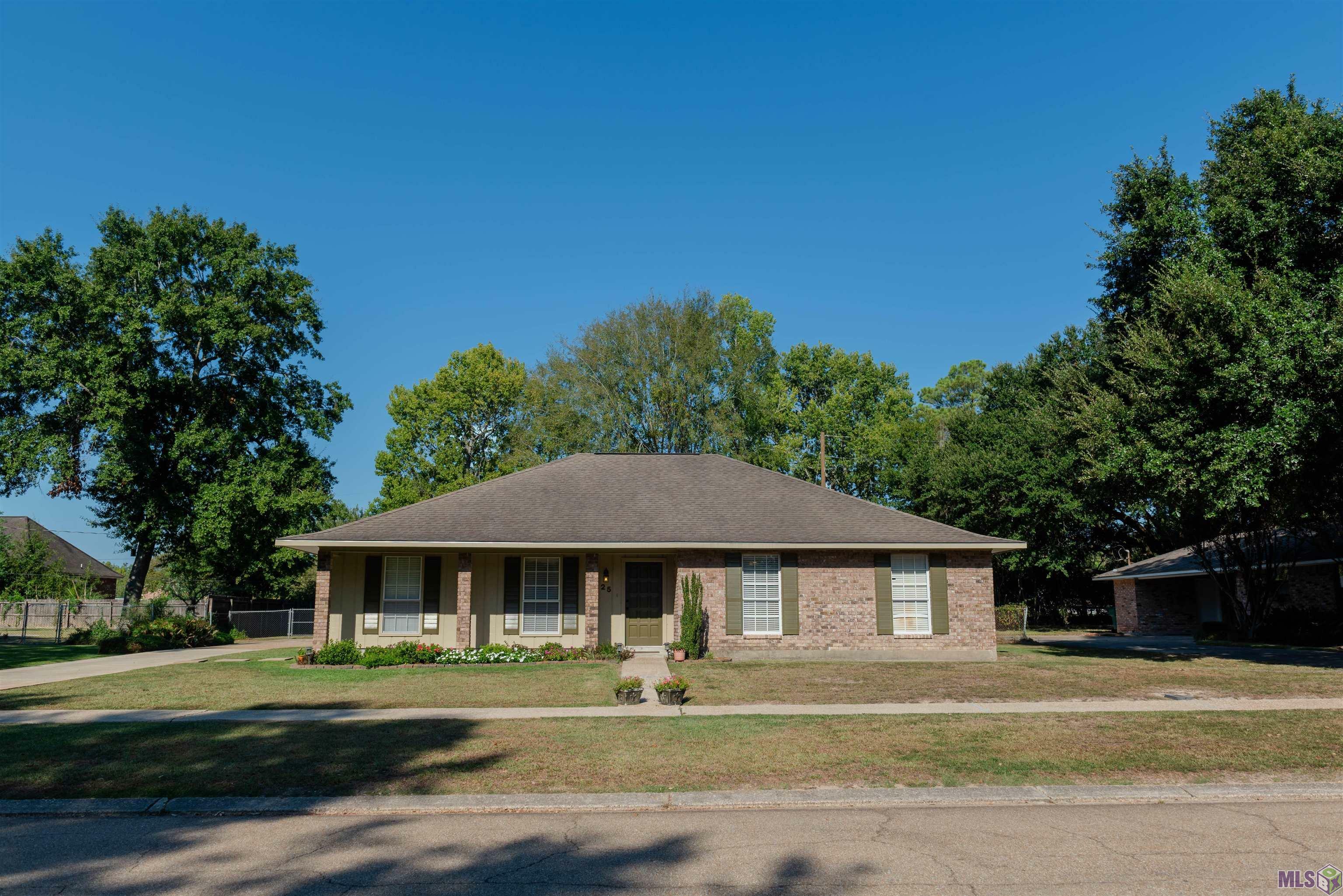 Property Photo: 5725 Tee Dr LA 70791