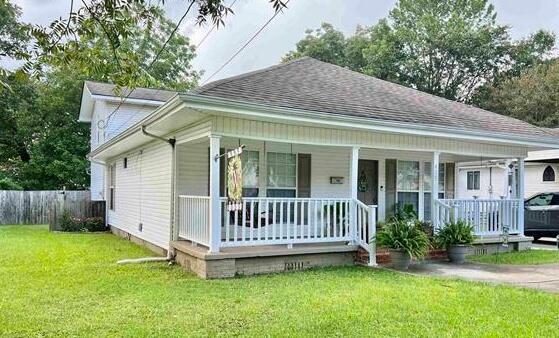 Property Photo: 420 S Houston Street AL 35768