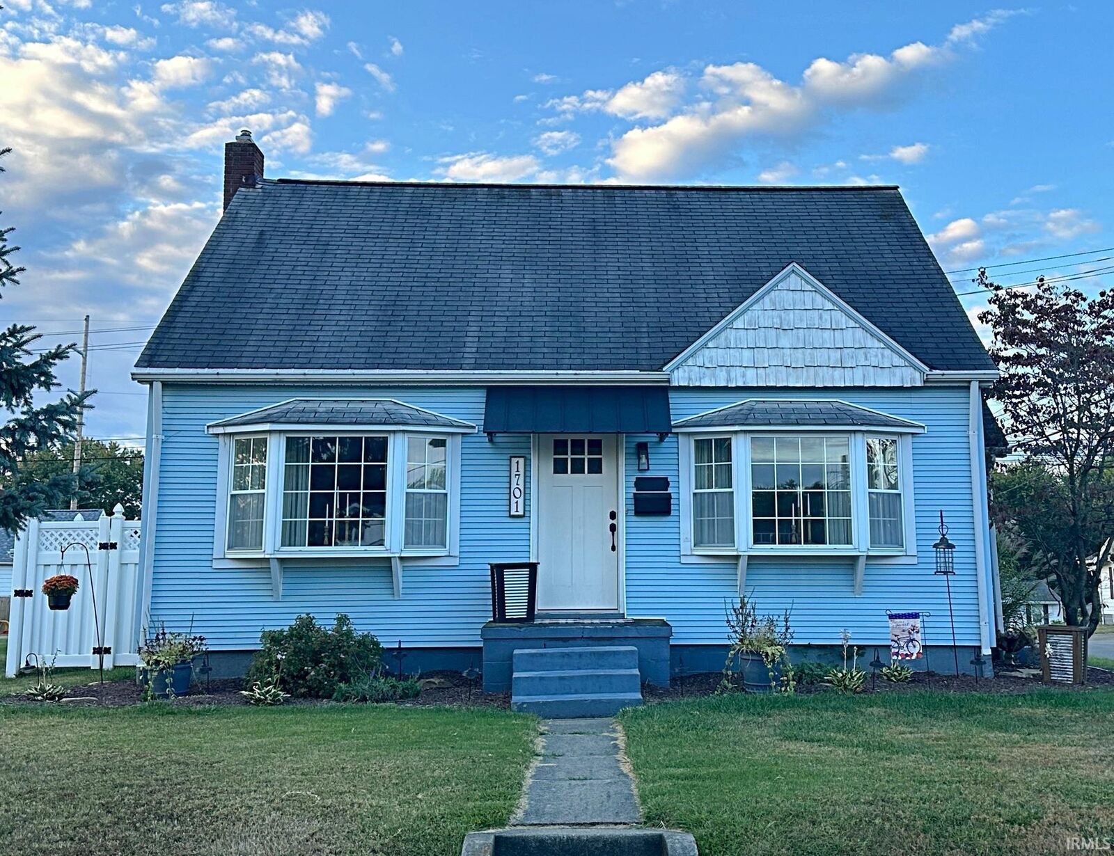 Property Photo:  1701 Grand Avenue  IN 47501 