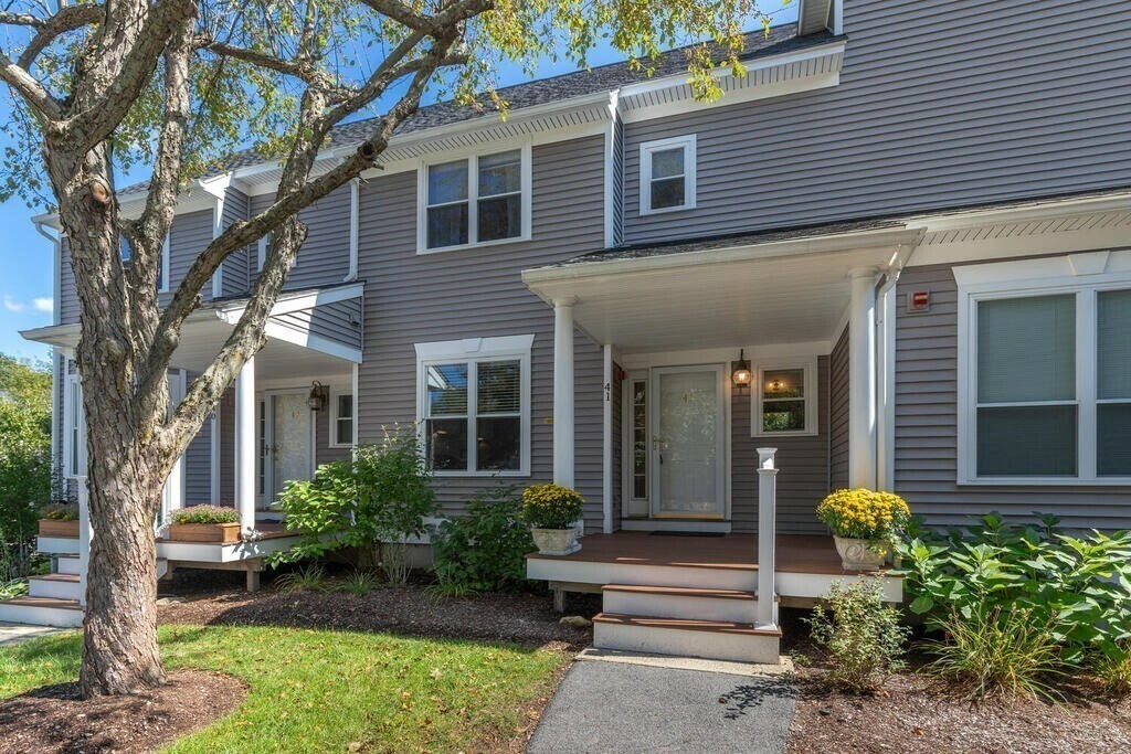 Property Photo: 41 Hill Cir 41 MA 01803
