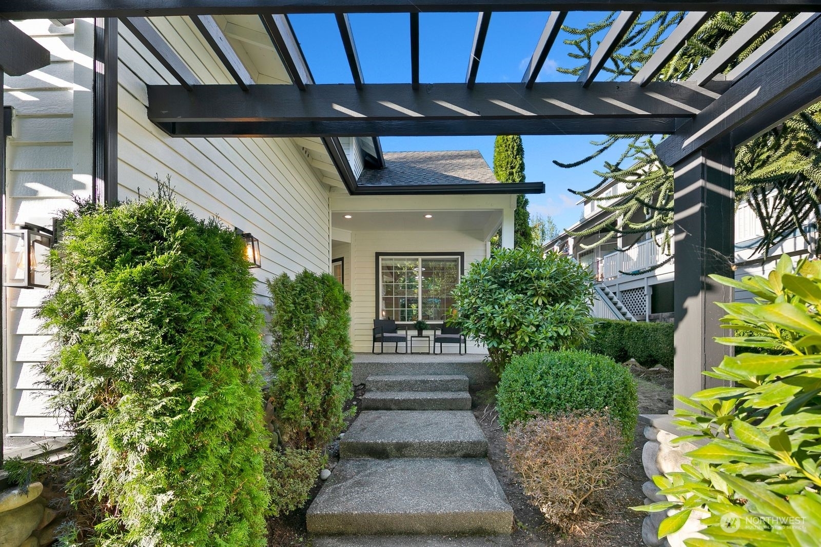 Property Photo: 12618 NE 100th Street WA 98033