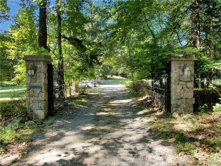 Property Photo:  4 Deer Run  NY 10976 