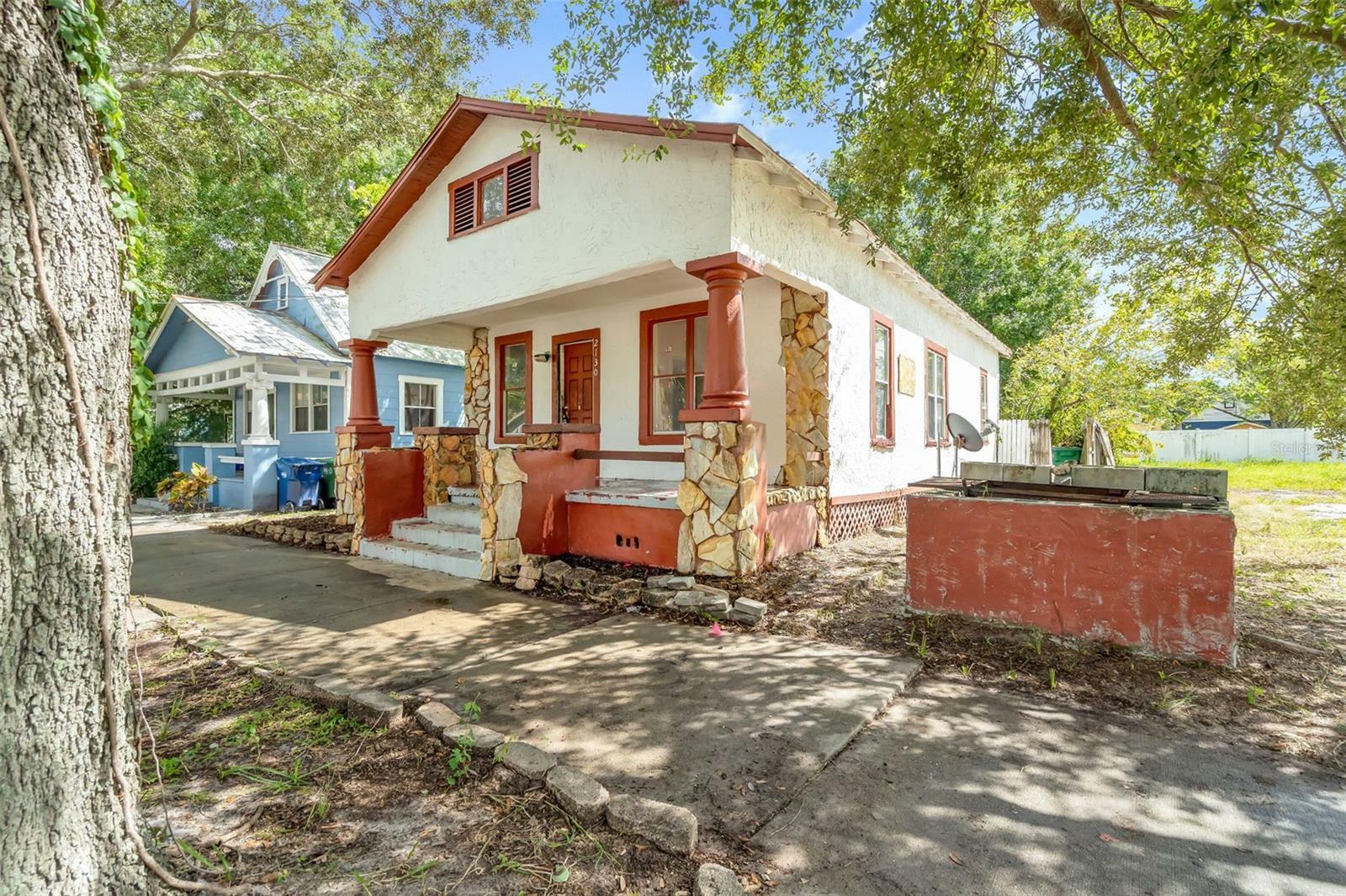 Property Photo:  2130 W Cherry Street  FL 33607 