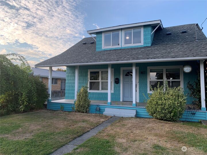 Property Photo: 1417 Washington Street WA 98390