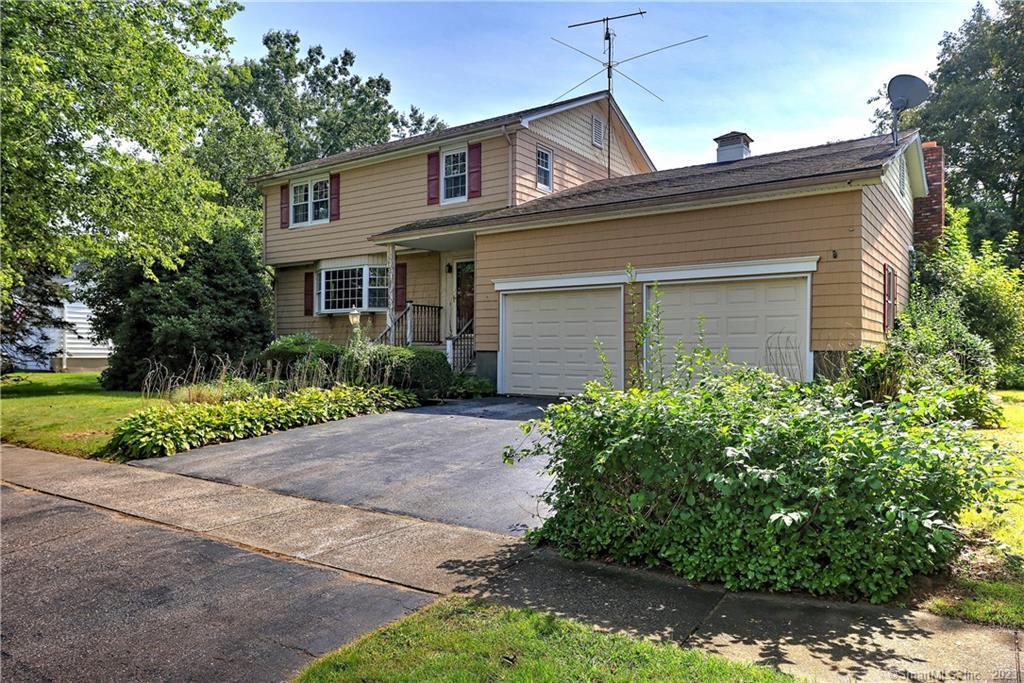 Property Photo:  65 Long Bow Road  CT 06614 