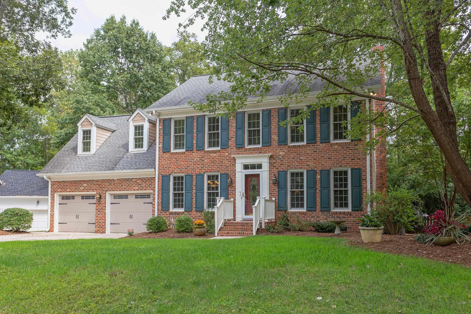 Property Photo:  1002 Oakwell Court  NC 27502 