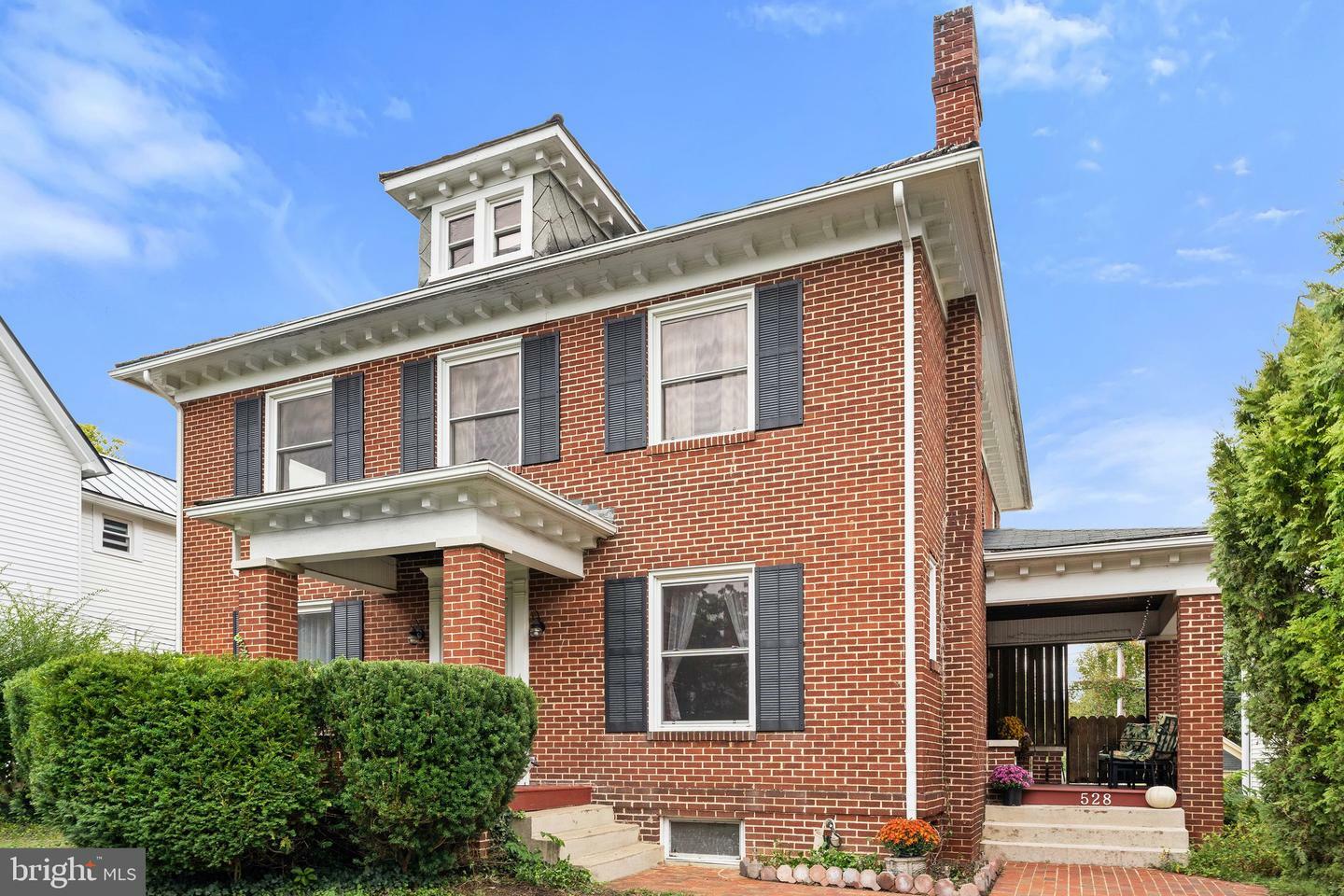 Property Photo:  528 Pine Avenue  VA 22980 