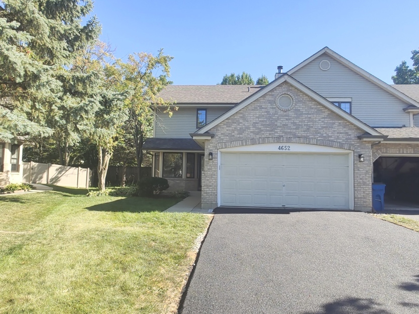 Property Photo: 4652 Wedgewood Court IL 60532