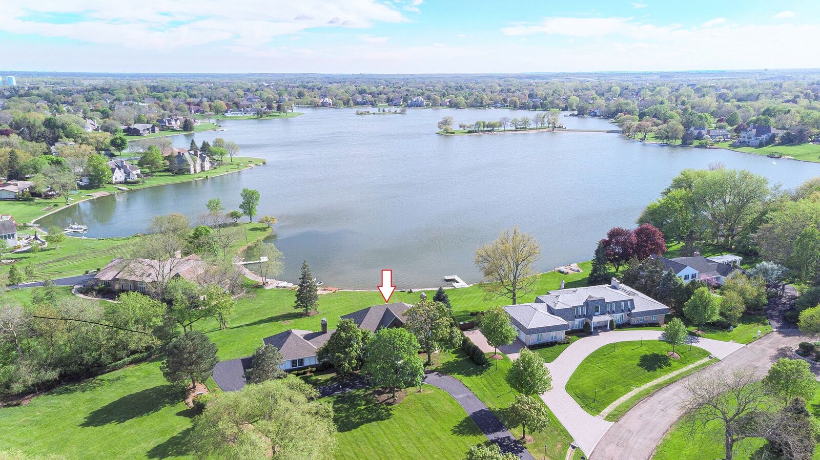 Property Photo: 7 Back Bay Drive IL 60010