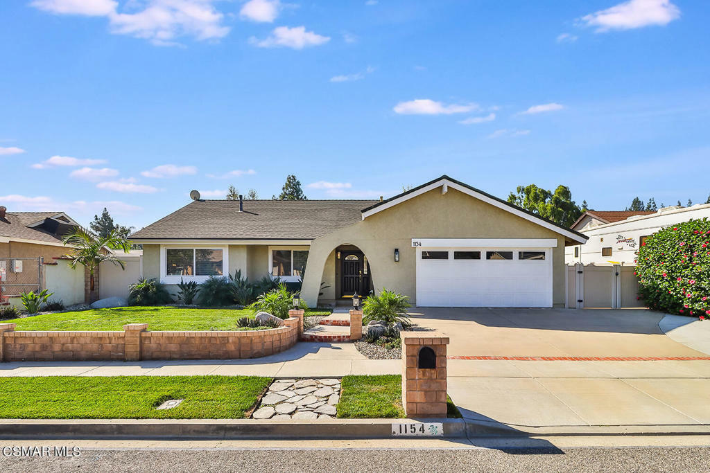 Property Photo:  1154 Hudson Court  CA 93065 